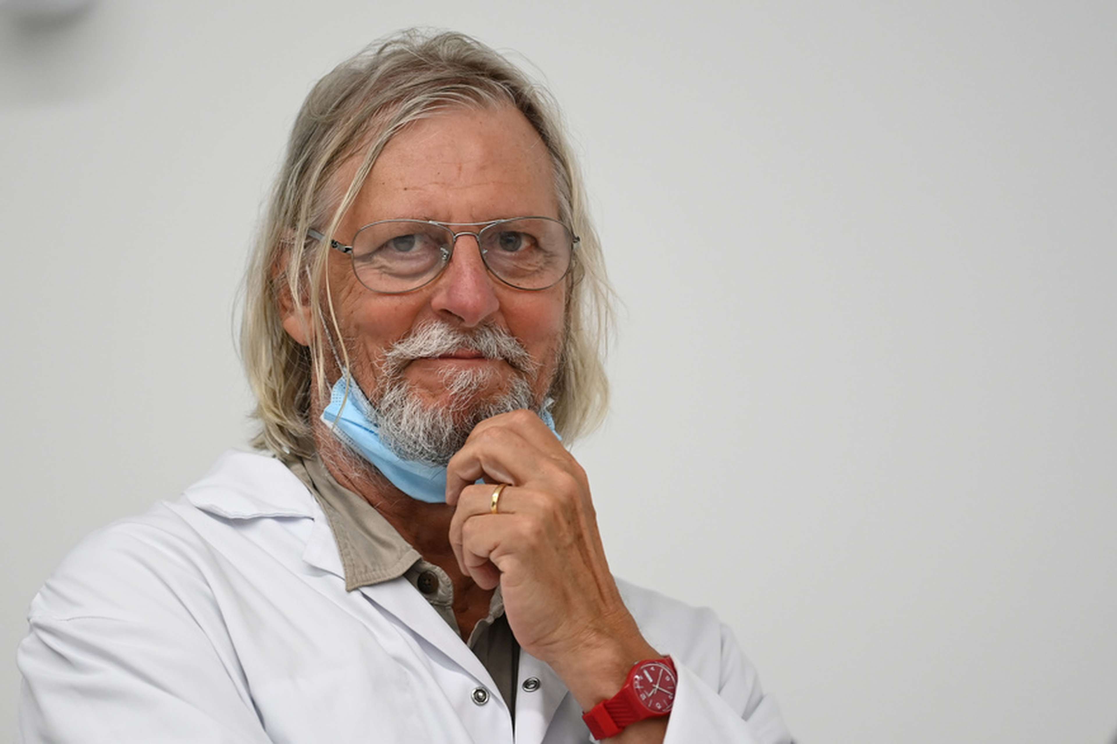/assets/images/upload/7800772037_le-professeur-didier-raoult-a-marseille-le-27-aout-2020.jpg