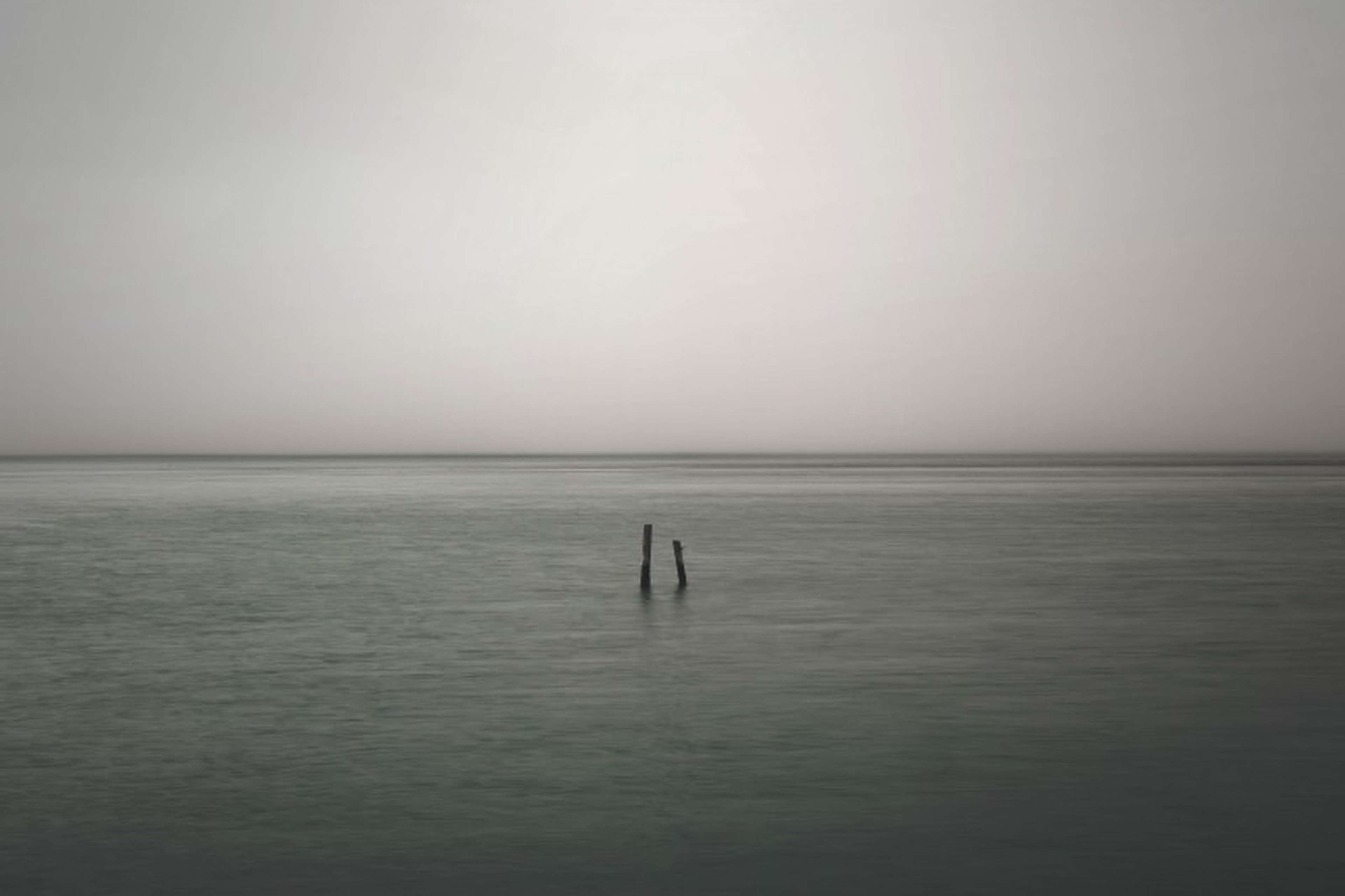 /assets/images/upload/lonely-emotional-water-sea-ocean-depression.png