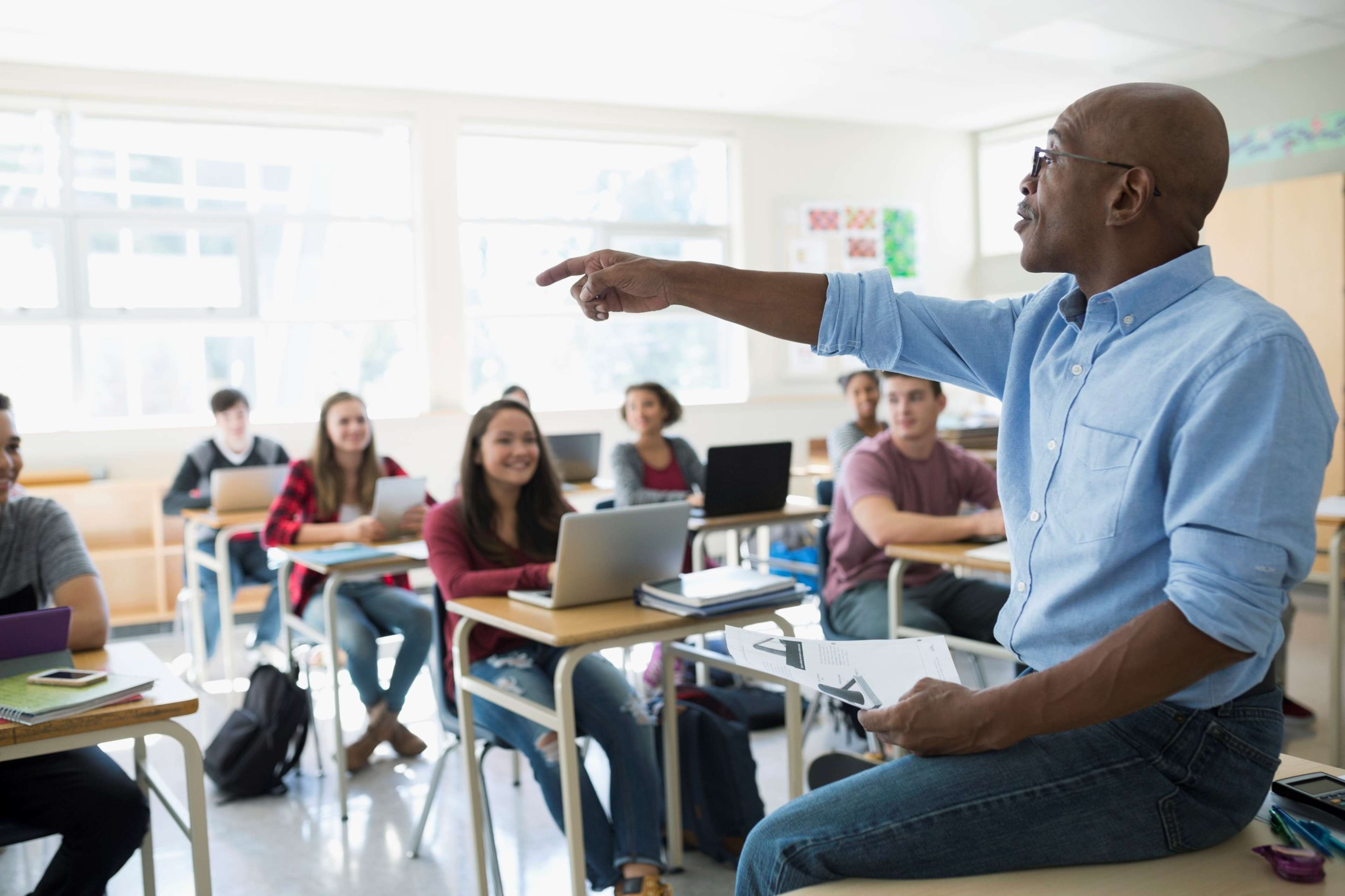 L'éducation n'est-elle pas en fin de compte une ruse de la bourgeoisie pour assurer son pouvoir sur les classes populaires?