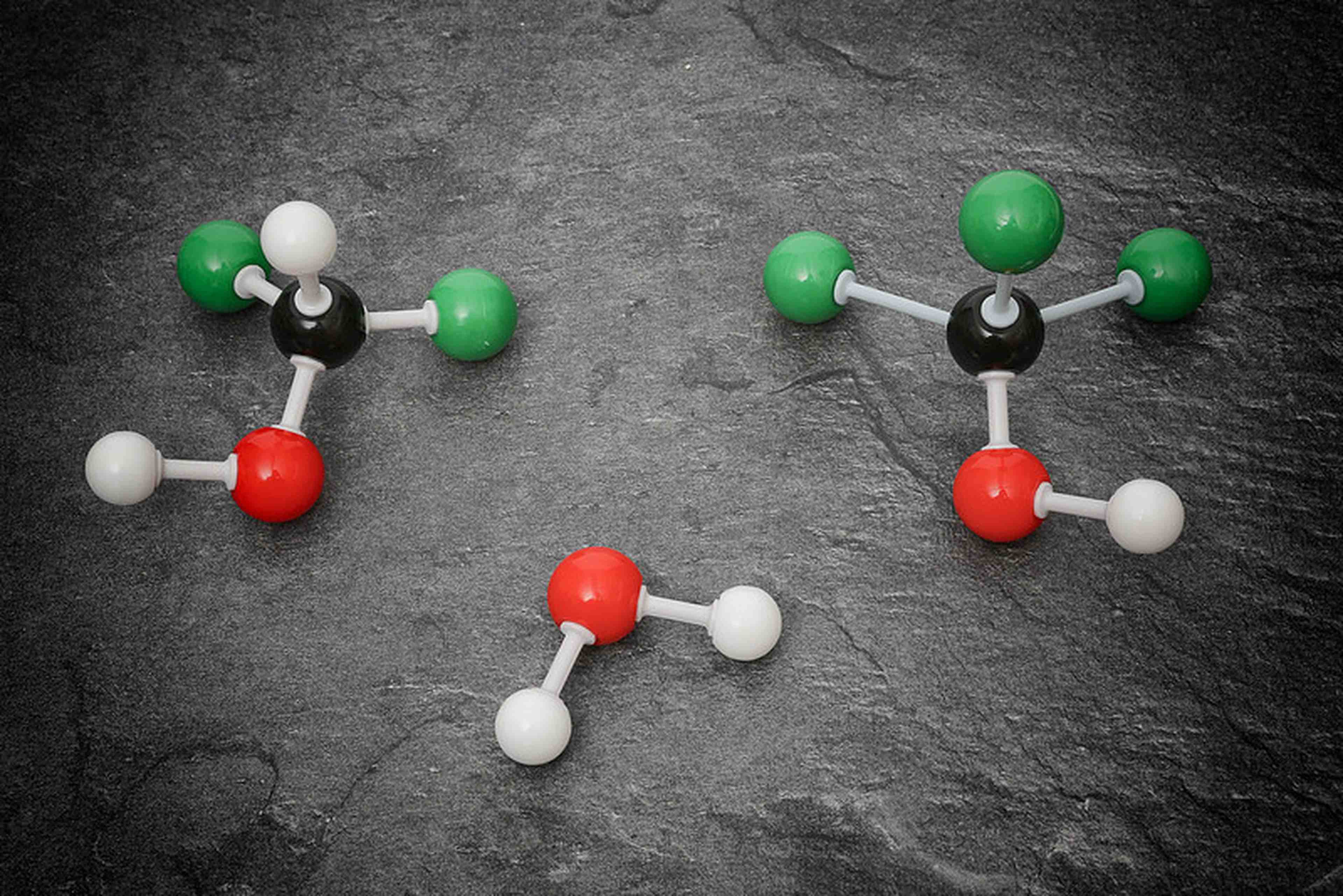 /assets/images/upload/molecule.jpg