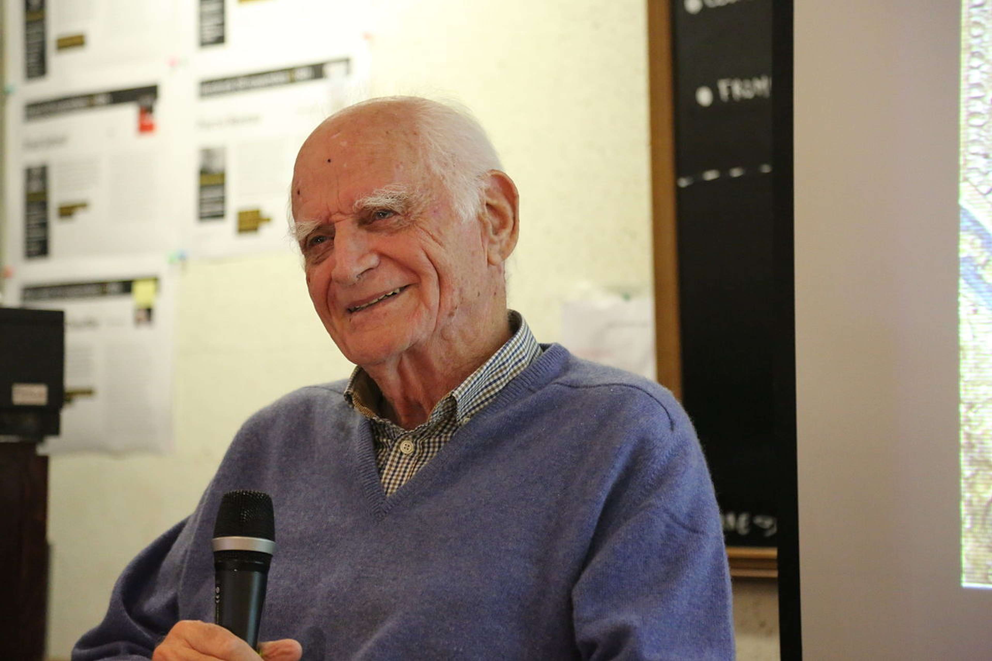 /assets/images/upload/16_Michel_Serres_librairie_Dialogues_30_octobre_2014.jpg