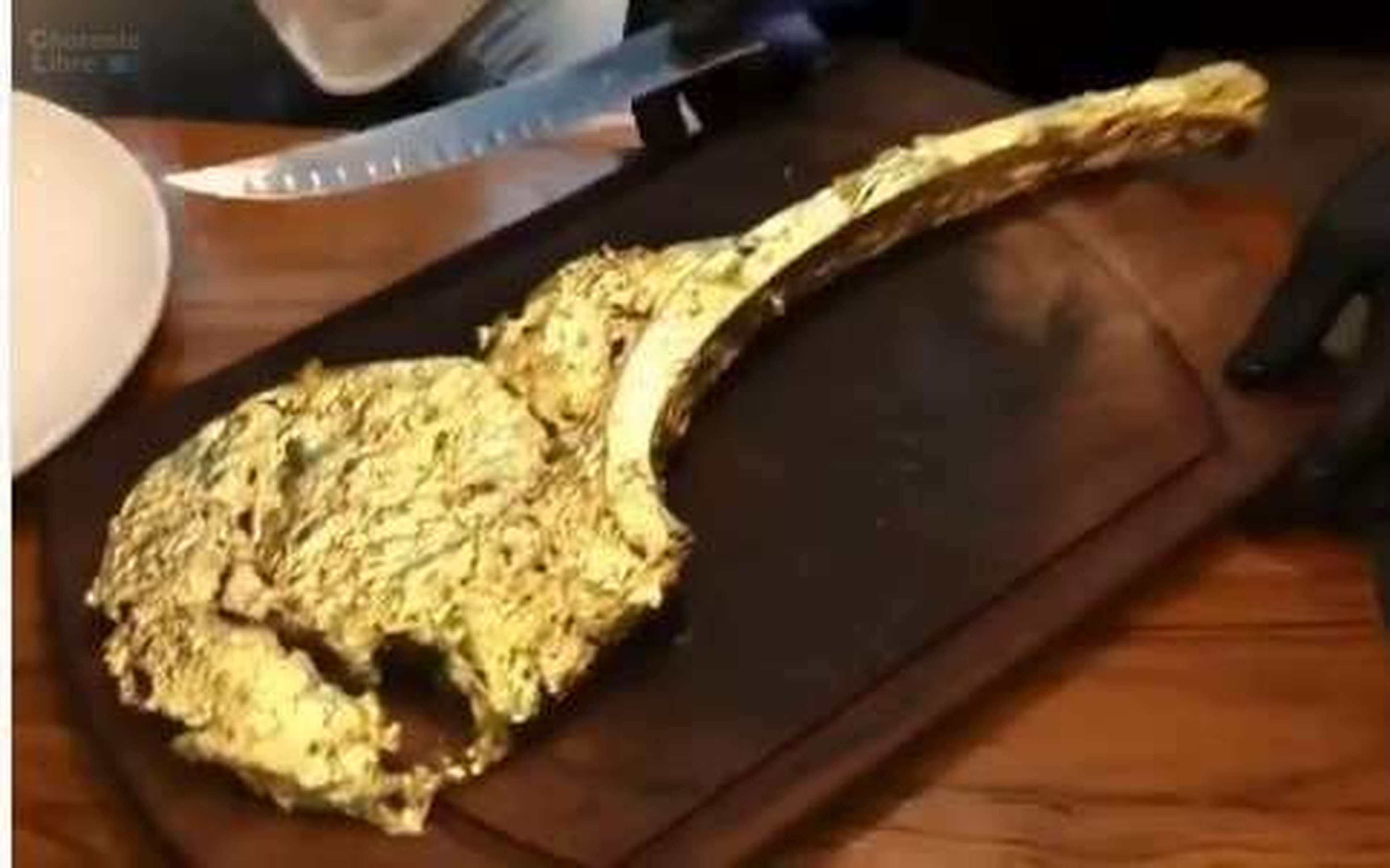 /assets/images/upload/ribery-attaque-l-annee-avec-une-entrecote-en-or-a-1-200-euros-video.jpg