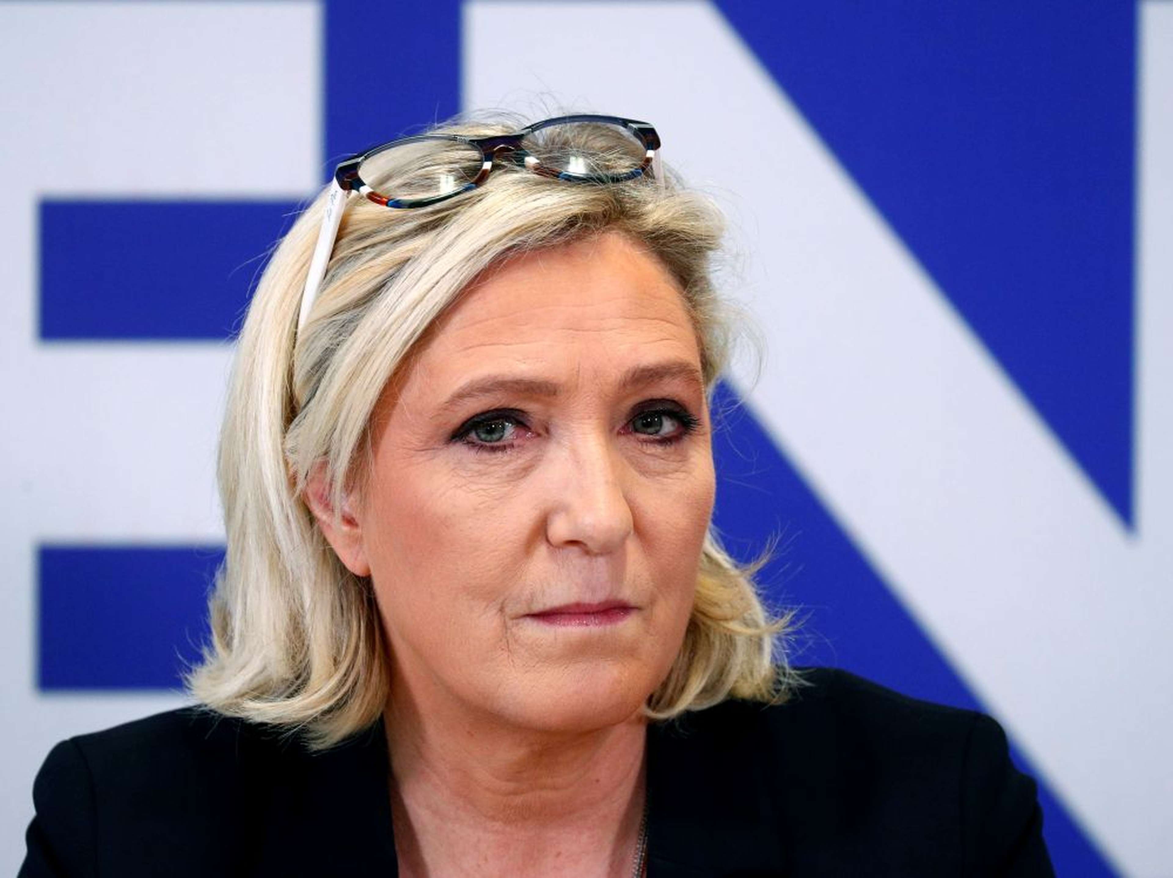 /assets/images/upload/cover-r4x3w1000-5d31e46615c32-accuse-de-liens-avec-steve-bannon-le-rn-va-porter-plainte.jpg