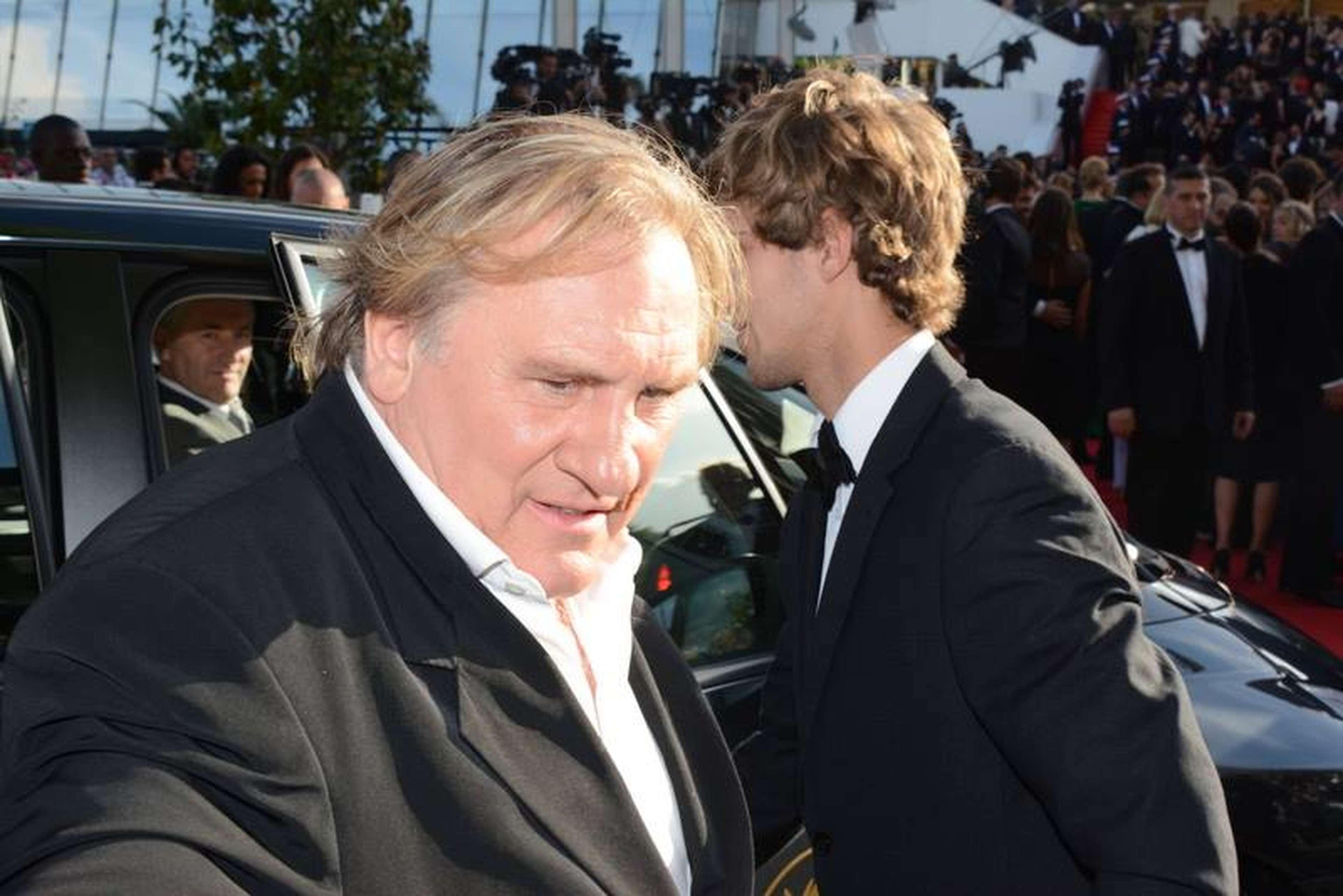 /assets/images/upload/Gérard_Depardieu_Cannes_2014_2.jpg