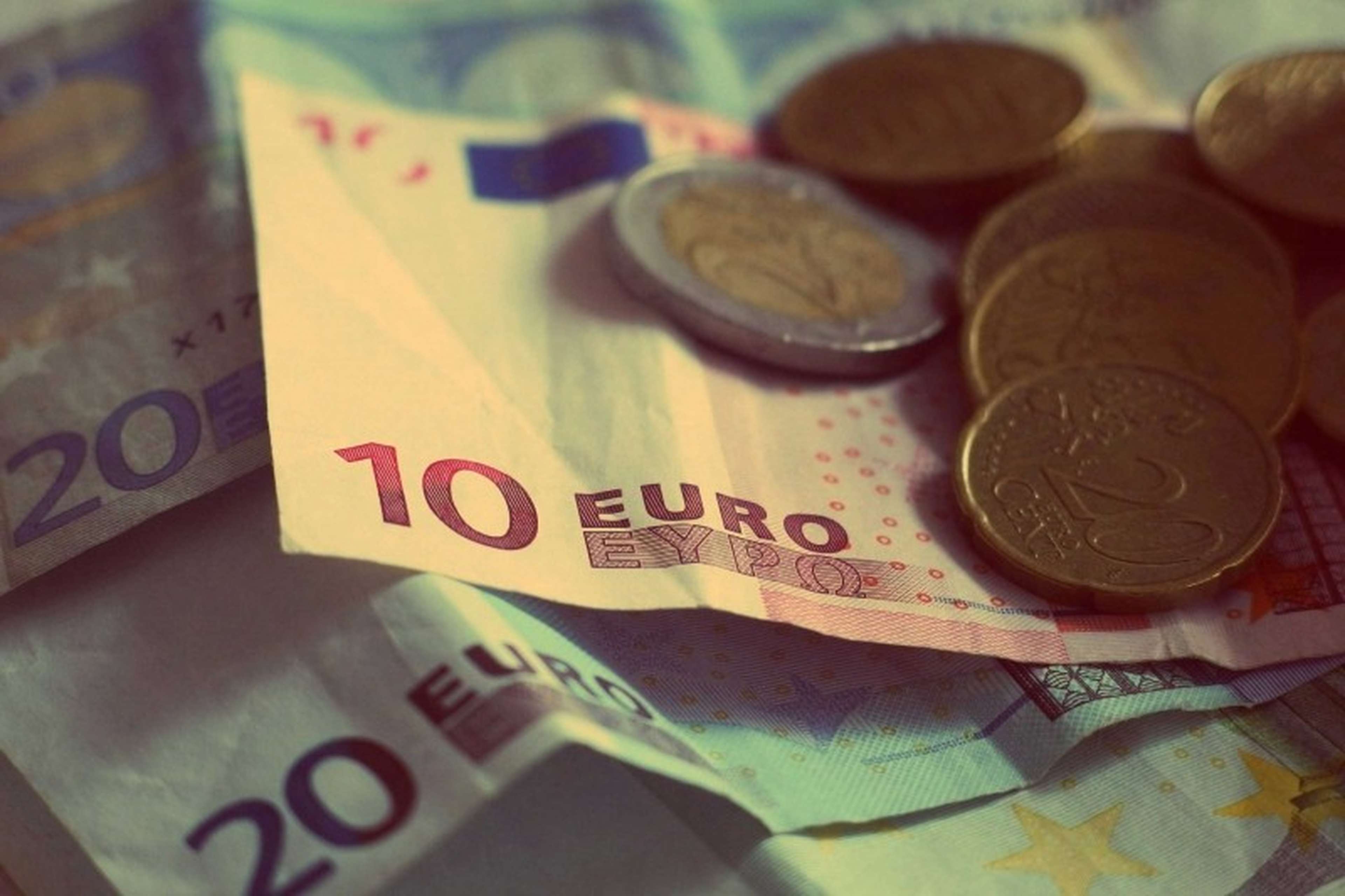 /assets/images/upload/money-euros-banknotes-bills-coins-currency-change.jpg