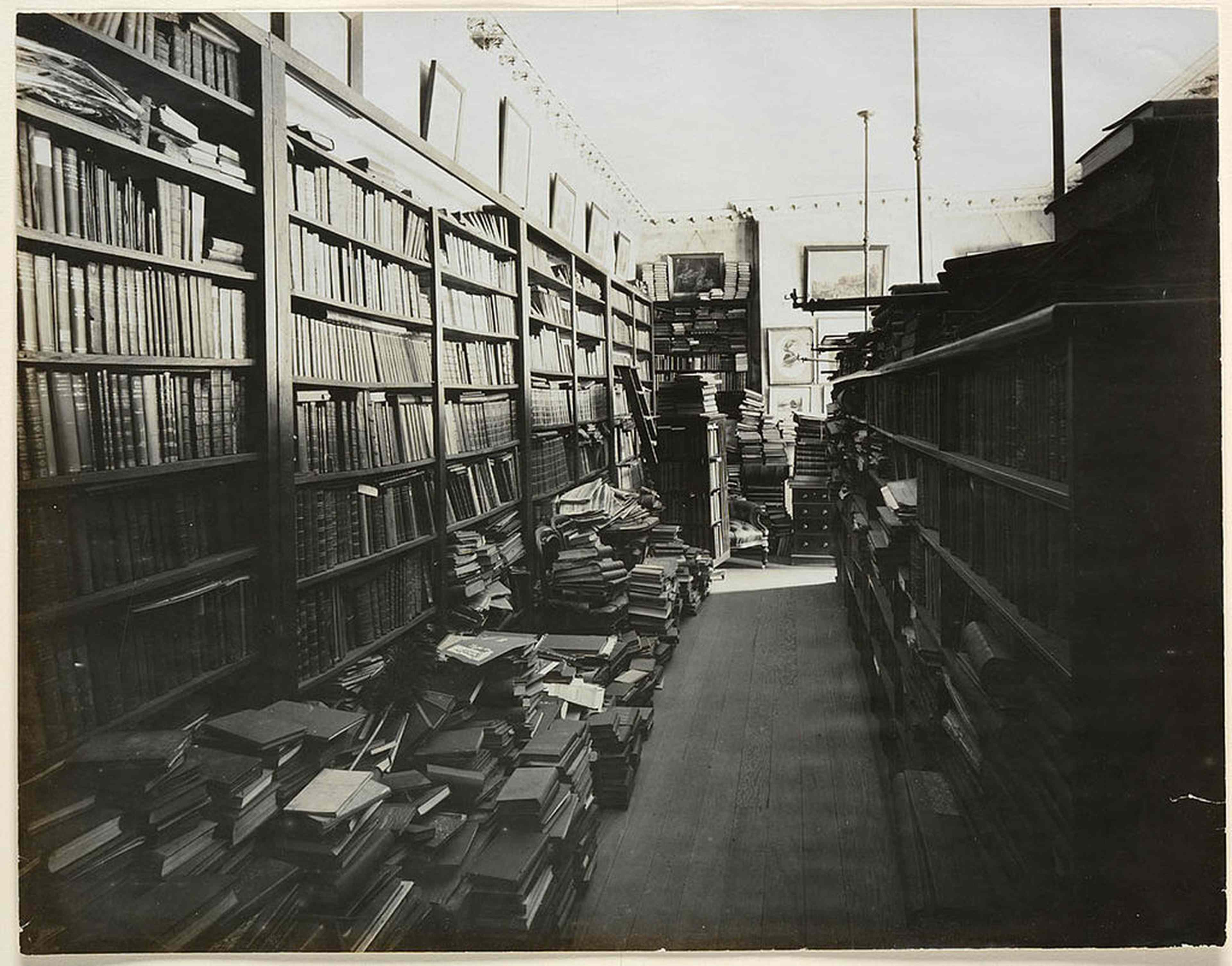 /assets/images/upload/View_of_corridor.jpg