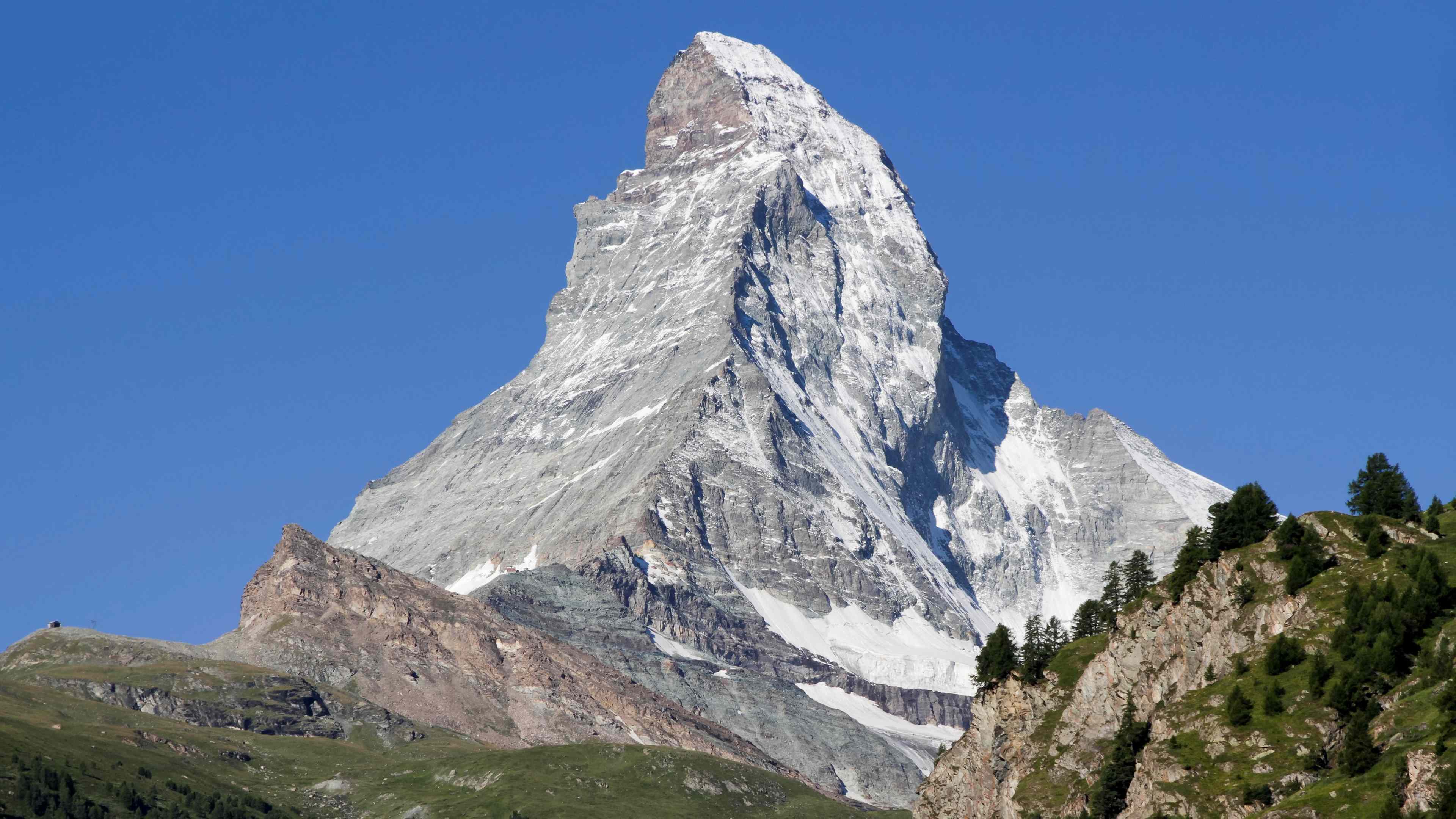 /assets/images/upload/Matterhorn_as_seen_from_Zermatt,_Wallis,_Switzerland,_2012_August.jpg