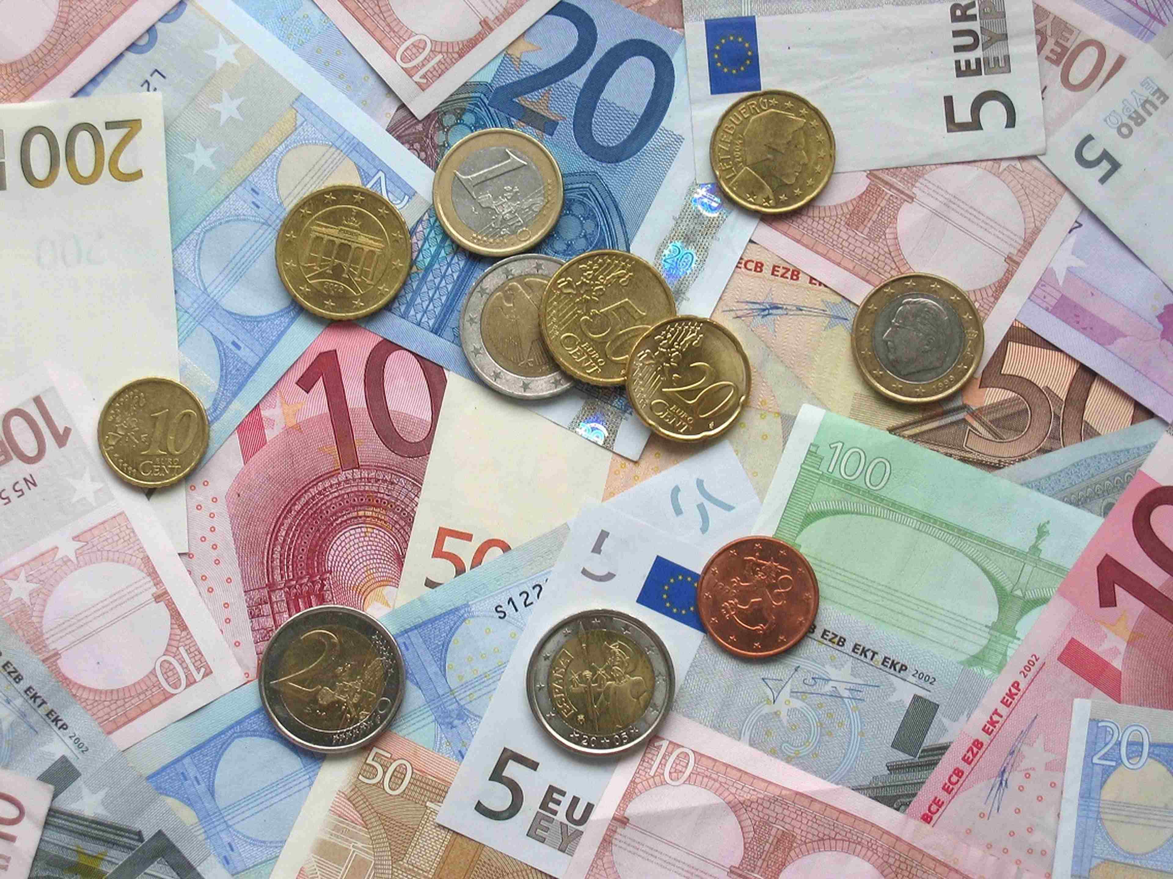 /assets/images/upload/Euro_coins_and_banknotes_0.jpg